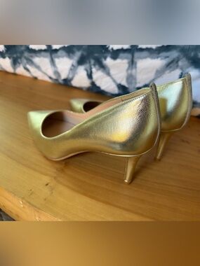 SJP by Sarah Jessica Parker Metallic Gold Pointed-Toe Pumps 6.5